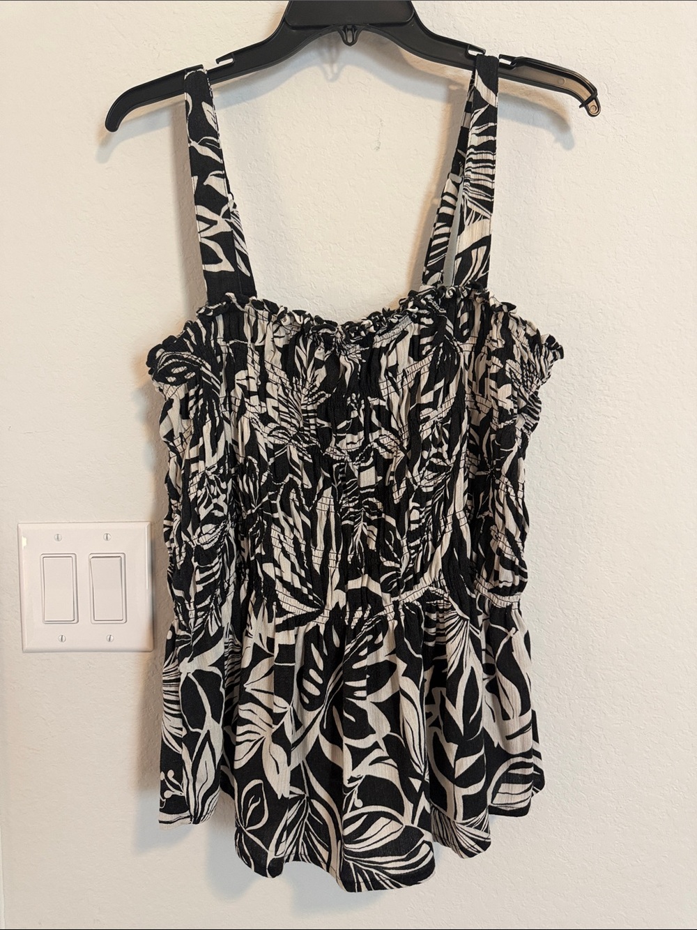 torrid Black & White Leaf-Print Smocked Cami